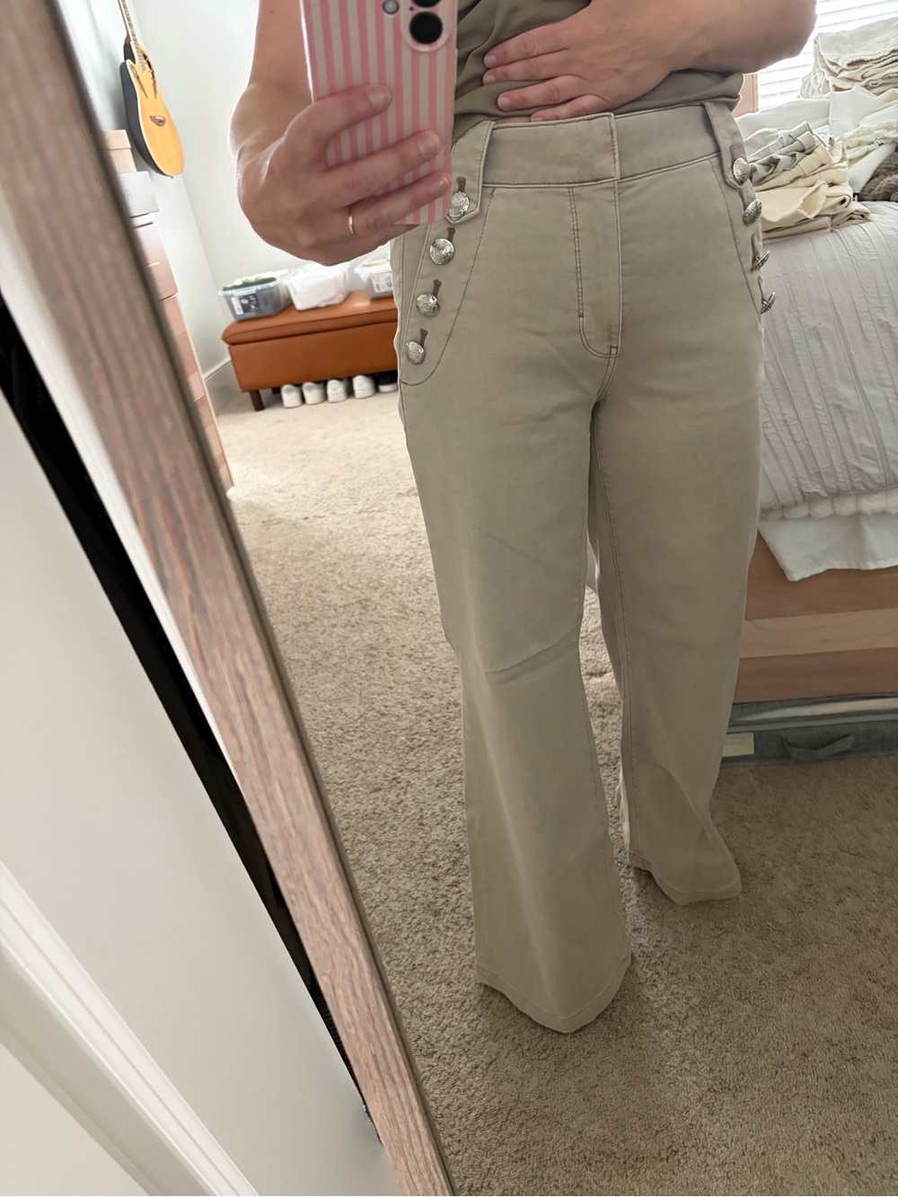 White House Black Market Beige High-Rise Sailor-Button Wide-Leg Jeans. Size 4